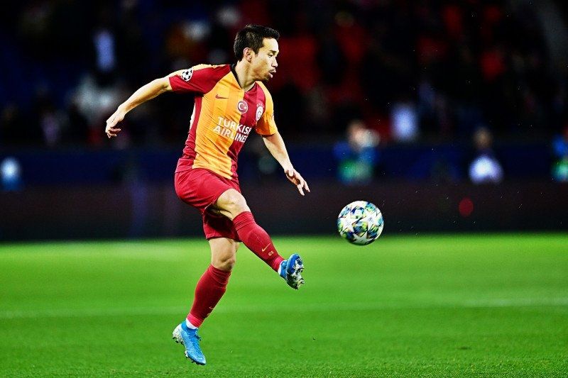 Yuto Nagatomo saat memperkuat Galatasaray pada Liga Champions melawan PSG (11/12/2019). ANTARA/REUTERS. 