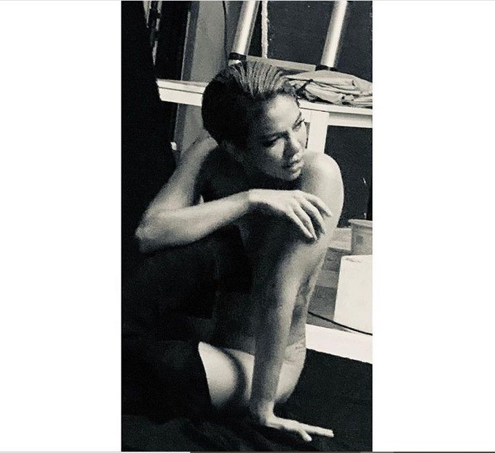 Nikita Mirzani kembali mengunggah foto vulgar. [Instagram]