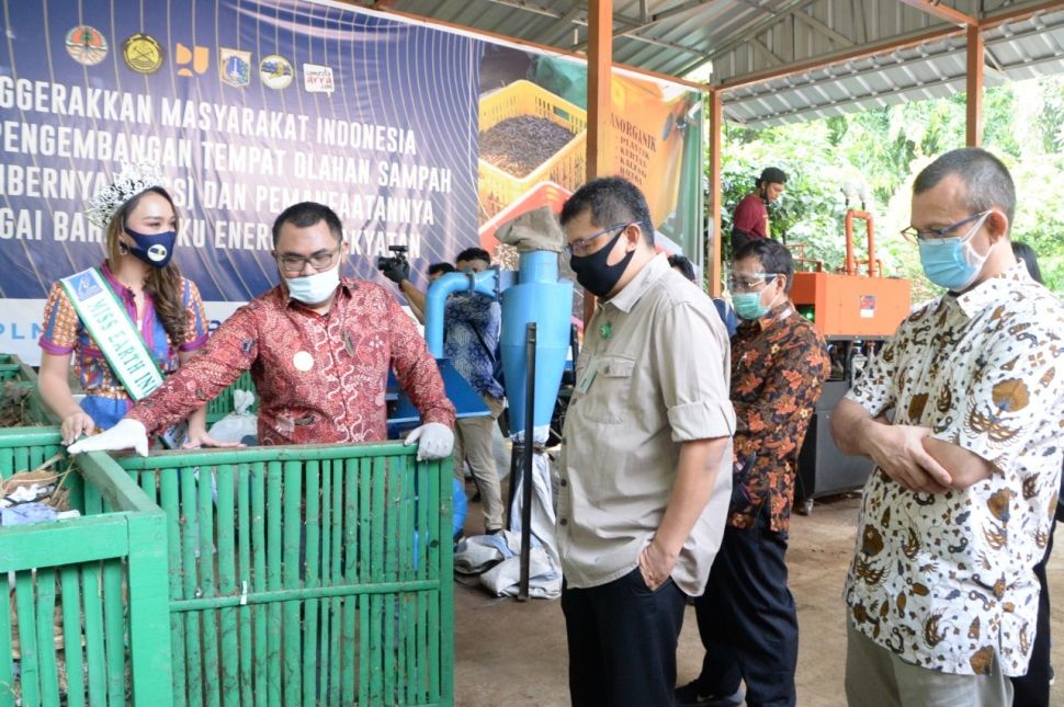 Pengolahan sampah di TPA (Suara.com/Dini Afrianti)