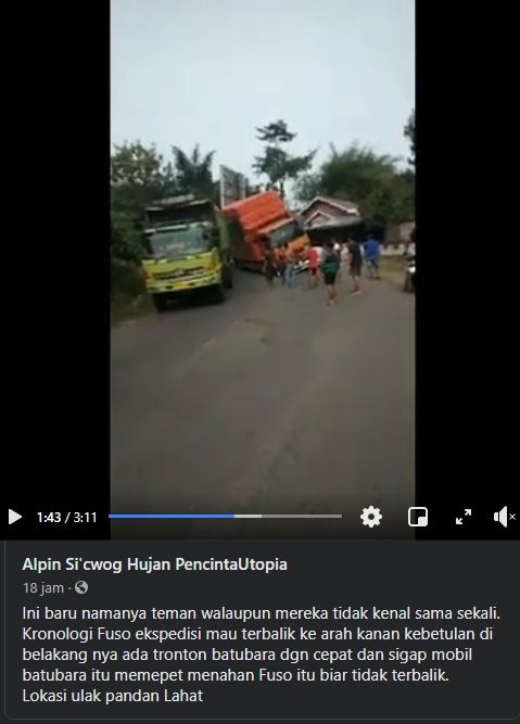 Aksi sopir truk yang bikin salut. (Facebook)