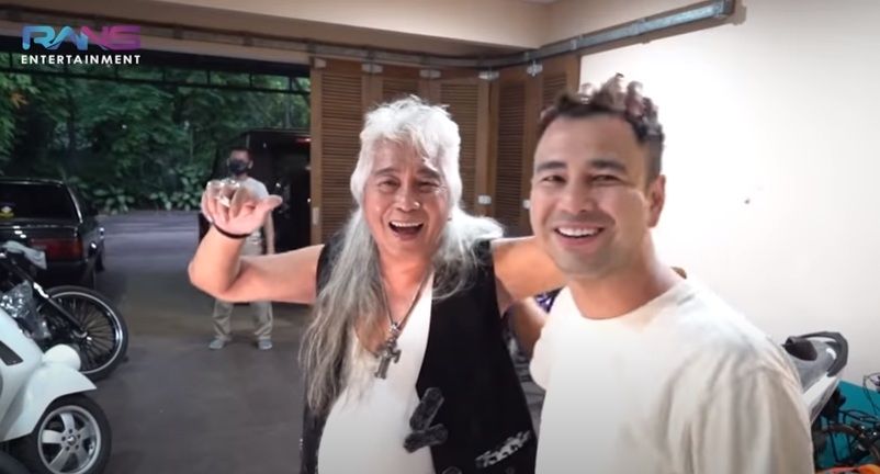 Momen Gideon Tengker berkunjung ke rumah Raffi Ahmad [YouTube/Rans Entertainment]