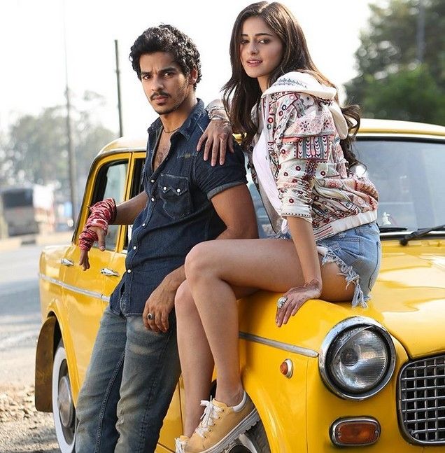 Ihsaan Khatter dan Ananya Pandey di film Khaali Peeli. [Instagram]