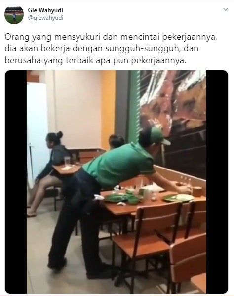 Aksi pelayan gesit bikin warganet kagum (Twitter/giewahyudi)