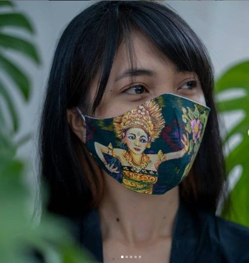 Masker Kain Tradisional. (Instagram/@kitamudakreatif)