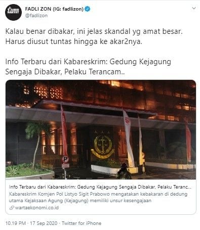 Fadli Zon minta skandal pembakaran gedung Kejagung diusut tuntas (Twitter/fadlizon)