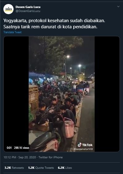 Tak Takut COVID-19, Viral Video Kerumunan Orang di Sentra Angkringan Jogja. (Twitter/@DosenGarisLucu)