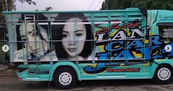 Potret Wika Salim di truk [Instagram/wikasalim]