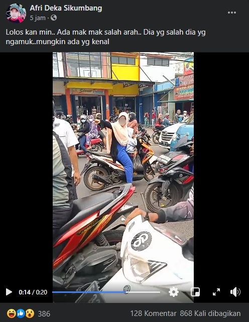 Viral emak-emak pengendara Honda Beat melawan arah. (Facebook)