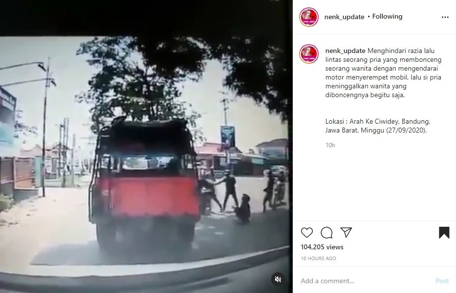 Cara kocak pemotor kabur dari razia. (Instagram)