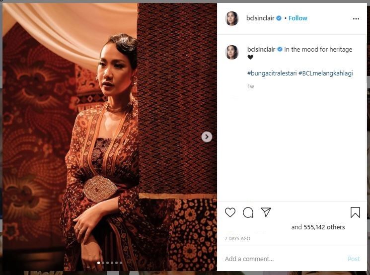 Gaya Artis Indonesia dengan Busana Batik (instagram.com/bclsinclair)