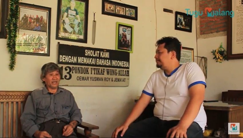 Pria di Malang Salat dengan Bahasa Indonesia (YouTube TuguMalang ID).