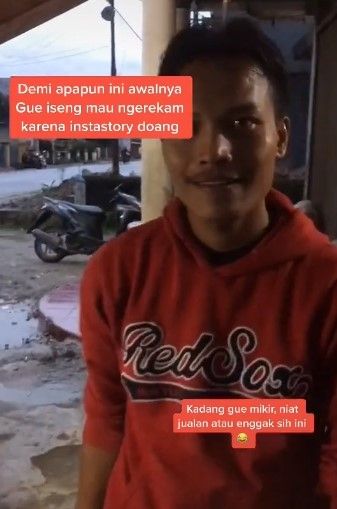 Pedagang bakso tak patok harga ke pelanggan. (Tiktok/@gilangkartasasmita)