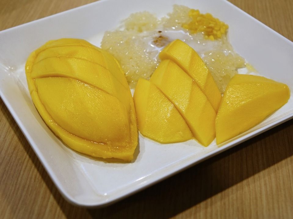 Ilustrasi mango sticky rice. (Pixabay/Cegoh)