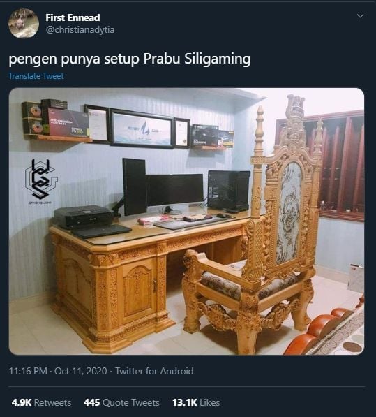 Viral Kursi Gaming Seperti Singgasana Raja Prabu Siligaming (Twitter/@Christianadytia).