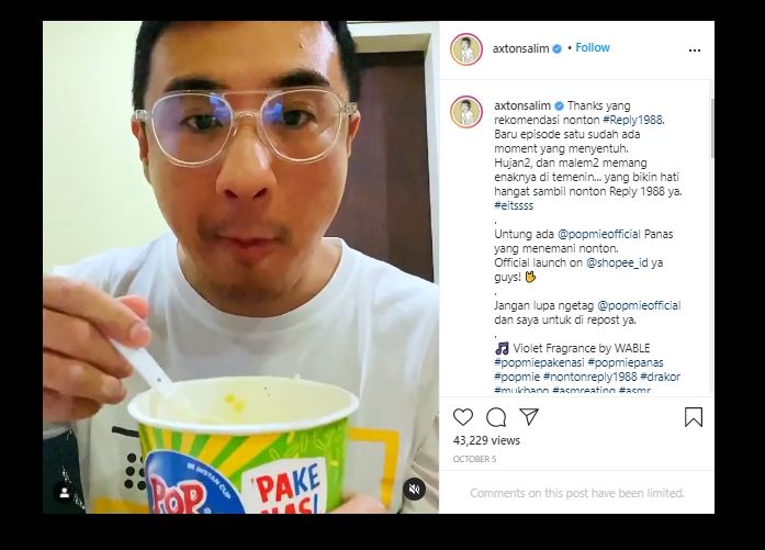 Bikin Ngiler, Axton Salim Pamer Makan Pop Mie Pake Nasi Lewat instagram. (Instagram/@axtonsalim)