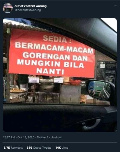 Bikin Spanduk Pakai Lirik Lagu Noah, Penjual Gorengan Ini Mendadak Viral. (Twitter/@nocontextwarung)