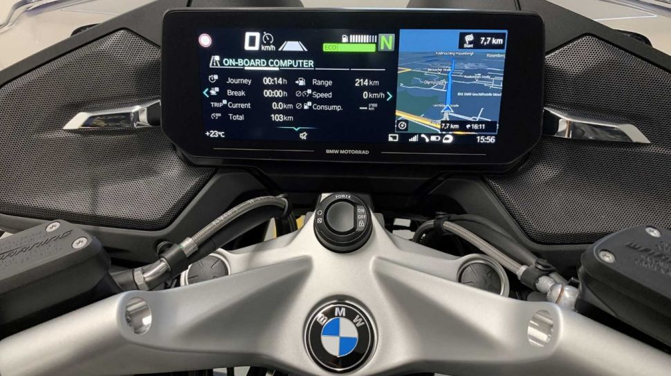 BMW R1250 RT. (motorcyclenews.com)