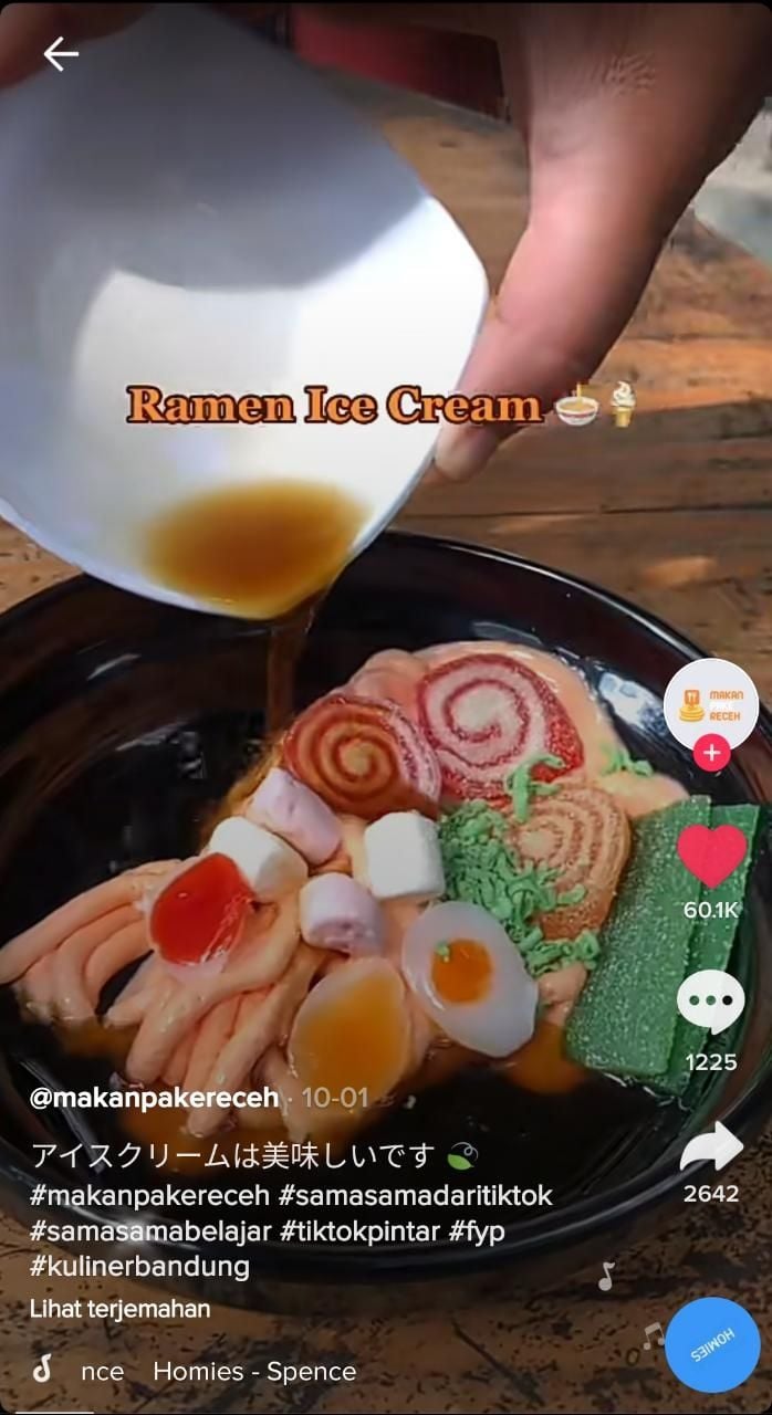 Es krim bentuk ramen (TikTok @makan.pakereceh)