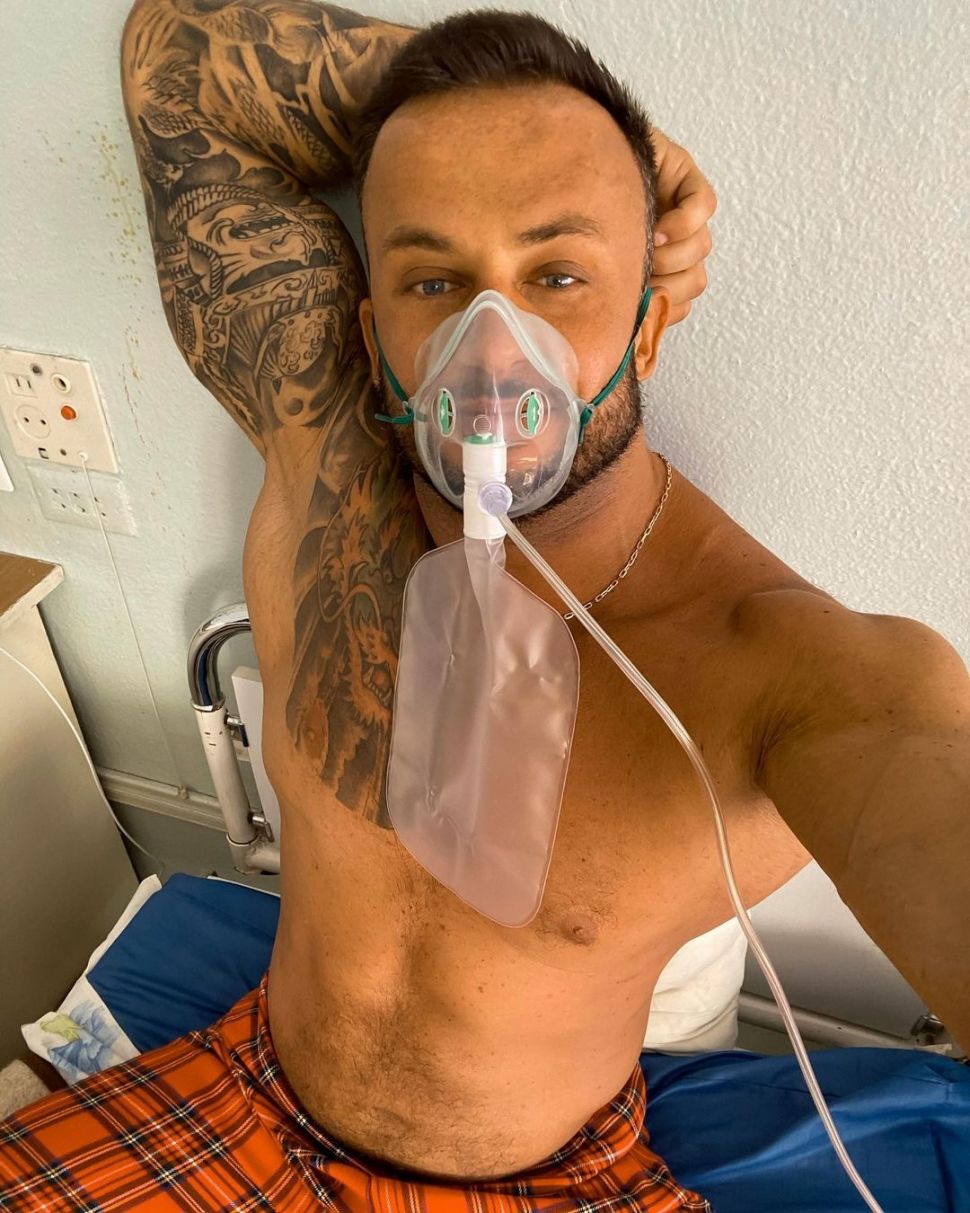 Dmitriy Stuzhuk saat dirawat di rumah sakit (Instagram/stuzhuk_dmitriy)