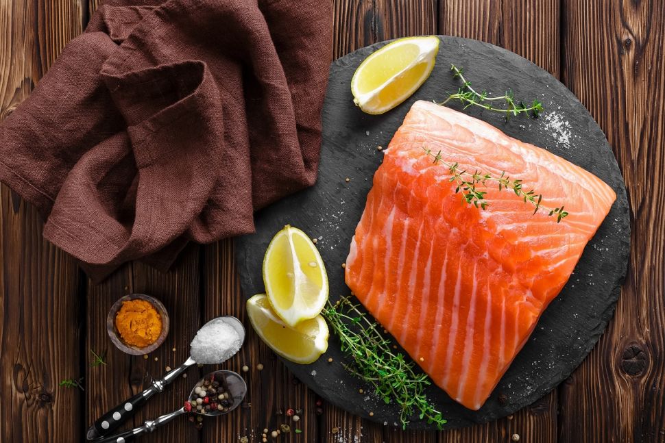 Daging ikan salmon (envato elements by sea_wave)