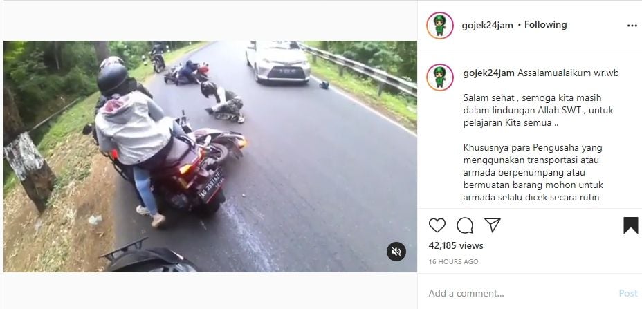 Detik-detik pemotor tergelincir di tikungan. (Instagram)