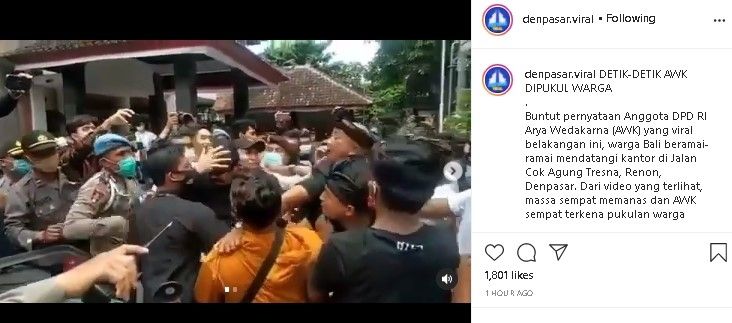 Arya Wedakarna dipukul pendemo. (Instagram/@denpasar.viral)