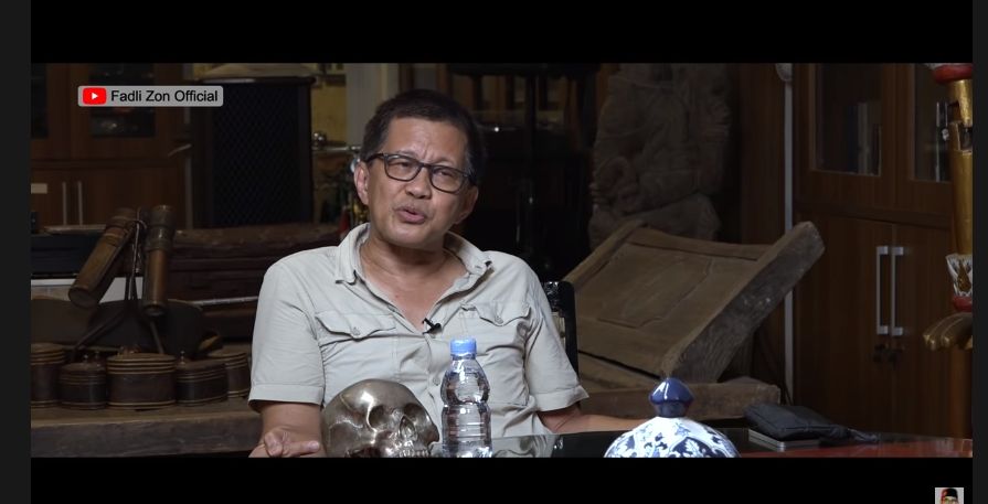 Rocky Gerung berdiskusi dengan Fadli Zon. (YouTube/Fadli Zon Official)