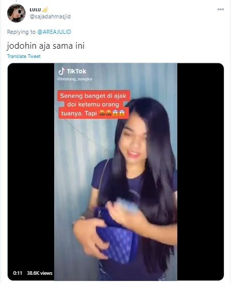 Viral Pria Hina Rumah Pacar (twitter.com/sajadahmasjid)