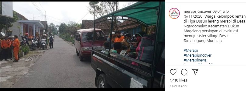 Sejumlah warga kelompok rentan di Magelang mulai diungsikan ke lokasi yang radiusnya lebih aman dari Gunung Merapi yang berstatus siaga. [@merapi_uncover / Instagram]