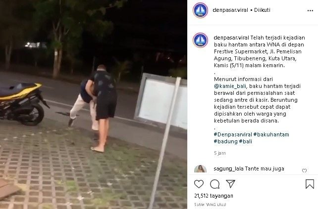 Bule baku hantam di depan supermarket Canggu, Bali. (Instagram/denpasar.viral)