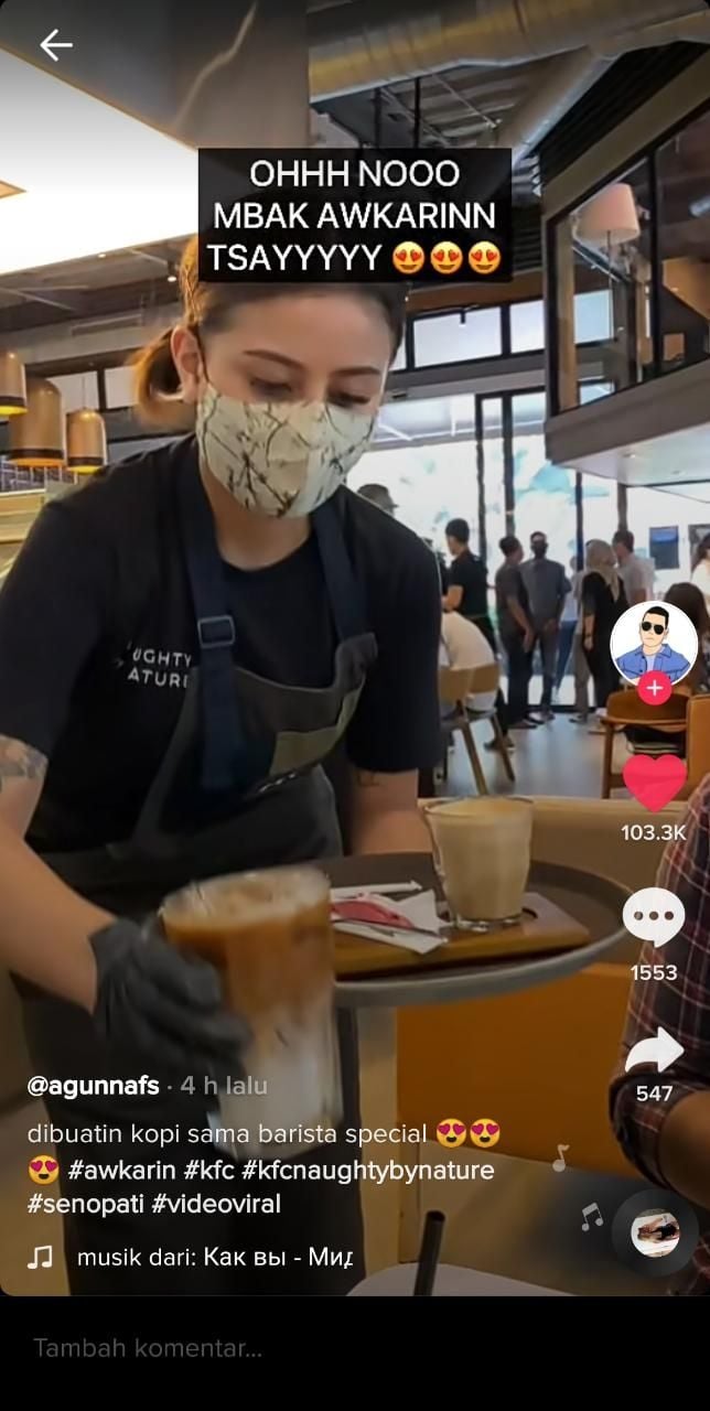 Awkarin jadi Barista KFC by Nature (TikTok @agunnafs)