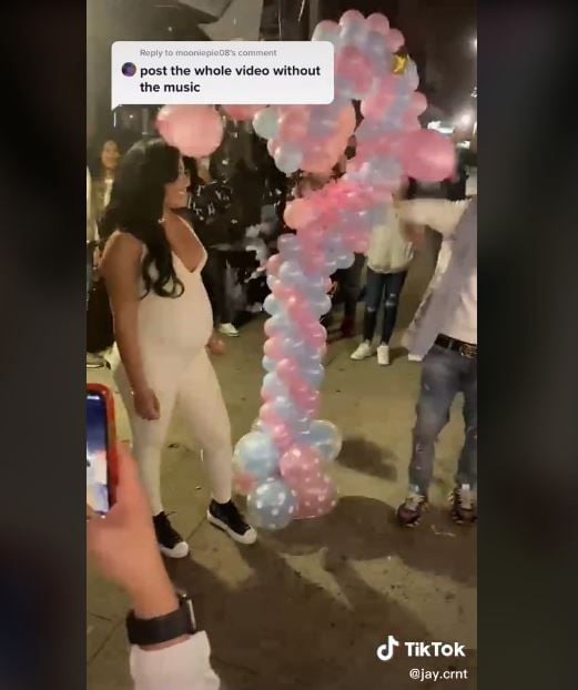 Pesta Gender Reveal, Ibu Ini Jatuh dan Hampir Terinjak Tamu (tiktok.com/@jay.crnt)