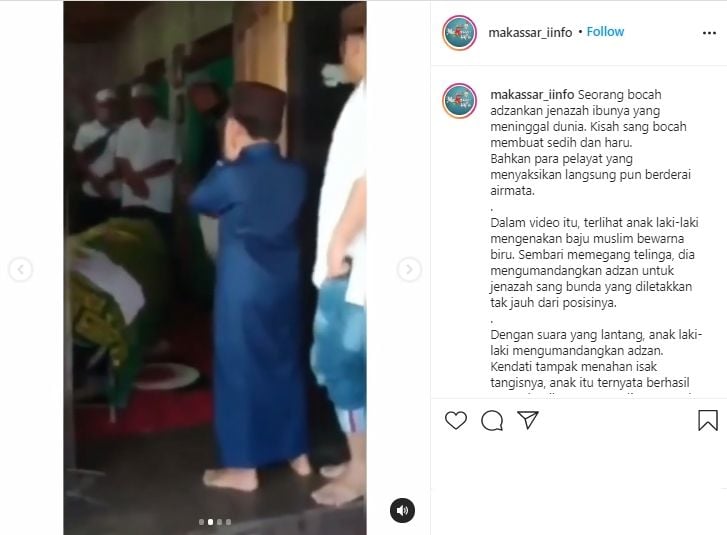 Bocah Tetap Tegar Azani Jenazah Ibunya, Pelayat Tak Kuasa Tahan Air Mata. (Instagram/makassar_iinfo)