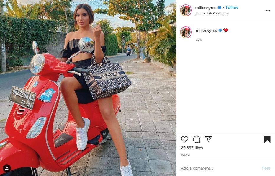 Deretan potret Millen Cyrus dengan motor. (Instagram)