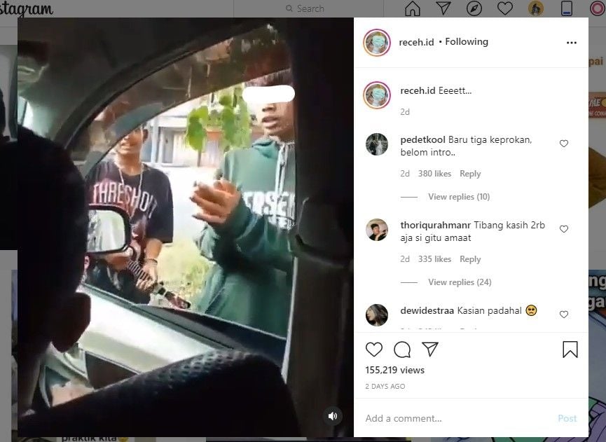 Pengamen ngamen di mobil Satpol PP (IG/receh.id)