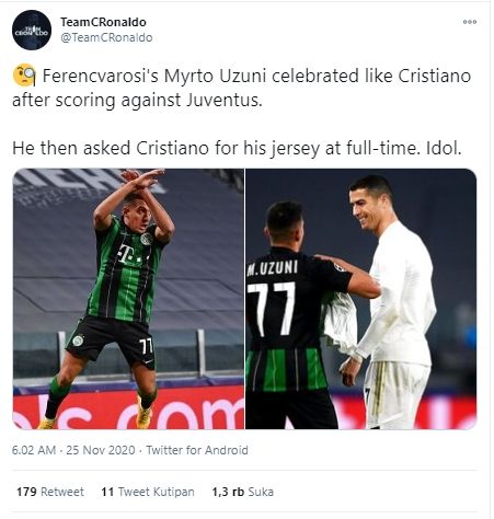 Pemain Ferencvaros, Myrto Uzuni, menirukan selebrasi Cristiano Ronaldo, lalu mengajak tukar jersey. (Twitter/@TeamCRonaldo).