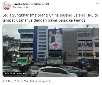 Baliho Rizieq di rumah makan Lieus Sungkharisma (Twitter/sultan_balfas)