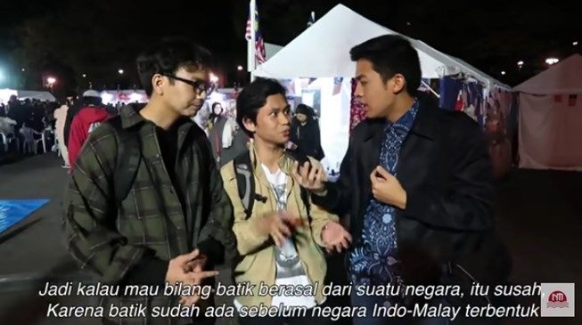 Wawancara Jerome Polin bareng orang Malaysia soal batik dan rendang. (YouTube/Nihongo Mantappu)