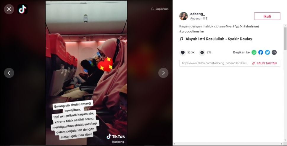 Viral Video Wanita Tayamum dan Salat di Pesawat (TikTok/aabeng_).