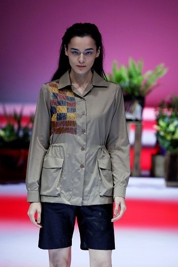 Lekat dalam Show Wonderful Indonesia di JFW 2021. (JFW 2021)