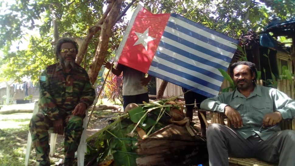 Kepala Staf Umum Komnas TPNPB - OPM Mayjen Terryanus Satto (kiri) dan Juru Bicara TPNPB - OPM Sebby Sambom (kanan). [dokumentasi]