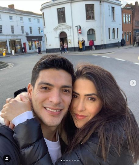 Momen mesra Raul Jimenez dan Daniela Basso