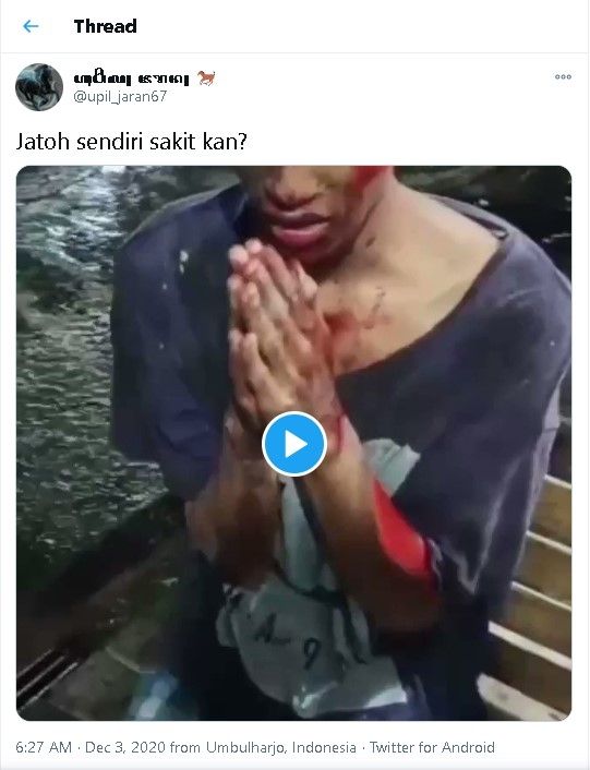 Tangkapan layar dua pemuda terduga pelaku klitih jatuh dan minta ampun ke warga - (Twitter/@upil_jaran67)