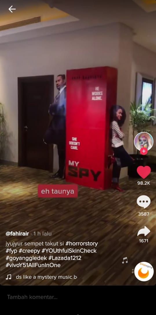 Sempat merinding, ternyata wanita yang bersandar bikin ngakak (TikTok @fahirair)