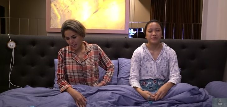 Nikita Mirzani dan anaknya, Loly [YouTube/Crazy Nikmir REAL]