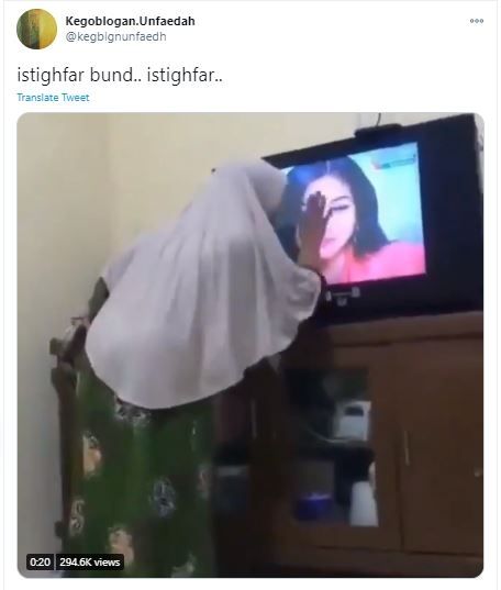 Viral Ibu Emosi Nonton Sinetron sampai Pukul TV (twitter.com/kegblgnunfaedh)