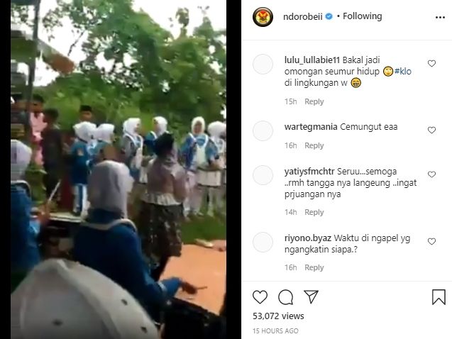 Video mempelai pria digendong gegara jalan becek. (Instagram/ndorobeii)