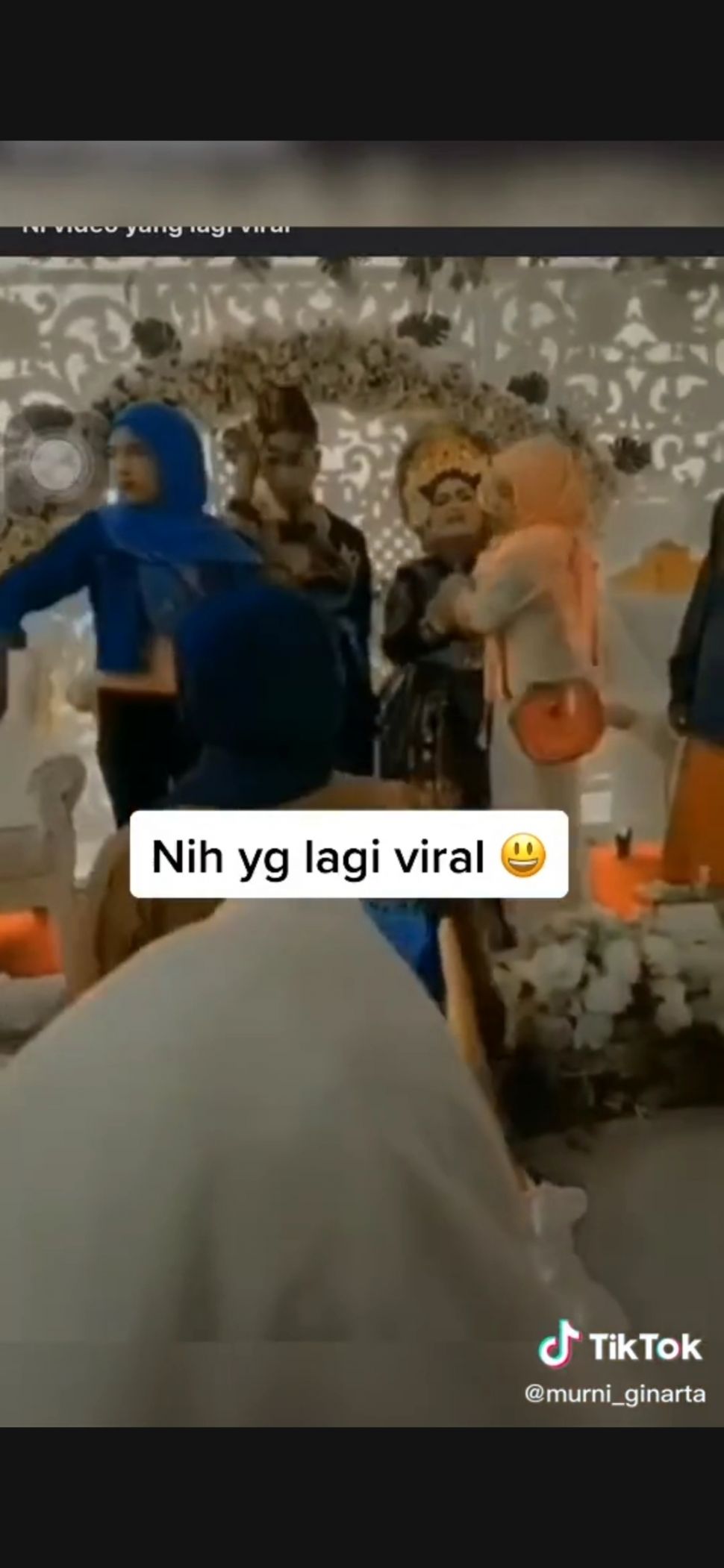 Mantan Datang ke Pernikahan, Pengantin Wanita Histeris. (TikTok)