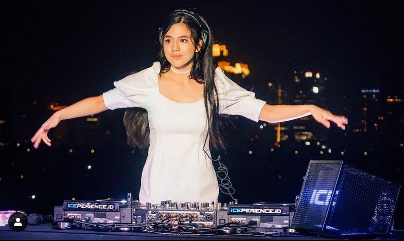 Putri Una alias DJ Una [Instagram]