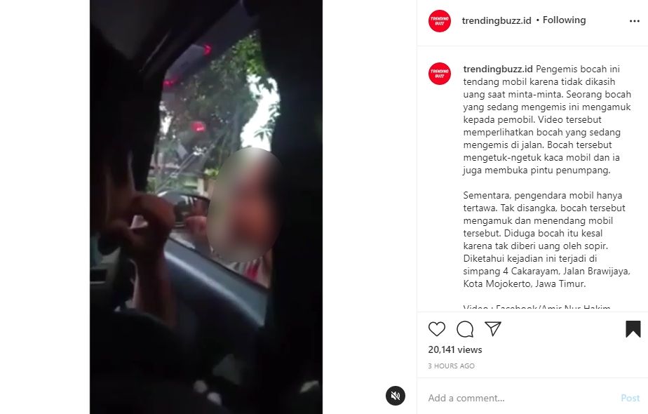 Viral pengemis cilik tendang mobil saat tak dikasih uang. (Instagram)